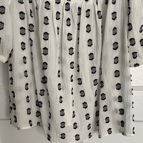 Loft White  and Black Patterned Women's Top - Picture 5 of 10